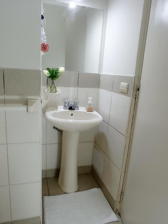 Habitacion Privada En Departamento Compartido Лима Екстериор снимка